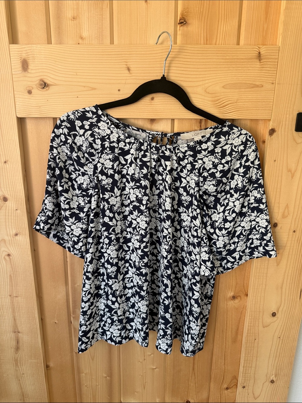 LOFT Navy Floral Short Sleeve Pleated Blouse